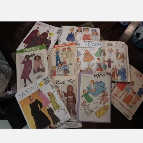 Lot of 10 Vintage Women & Children patterns. - Picture 7 of 7